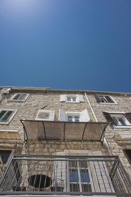 Piazza Apartments 2 Petrovac Bilik gambar